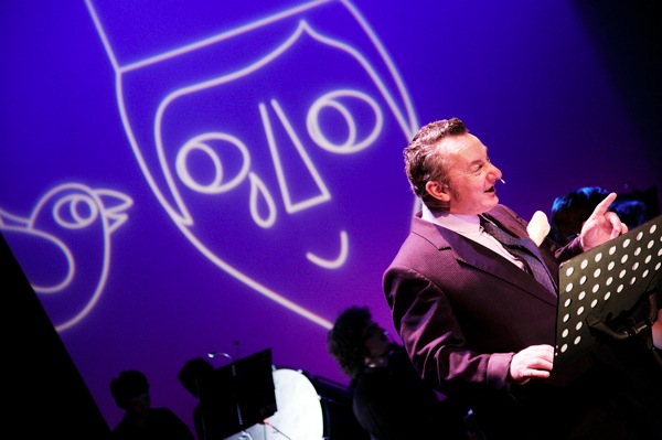 Little John Nee performs The Happy Prince